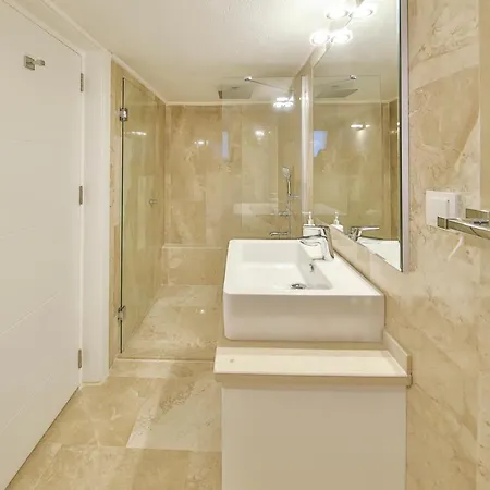 Sleeps 8 Pool Air Con Wifi ヴィラ *