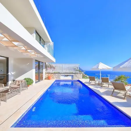 ヴィラ Sleeps 8 Pool Air Con Wifi カルカン